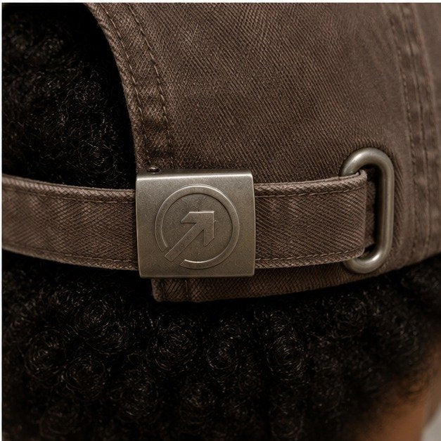 OneFaze Heritage Washed Cap Brown — detail view of the metal buckle